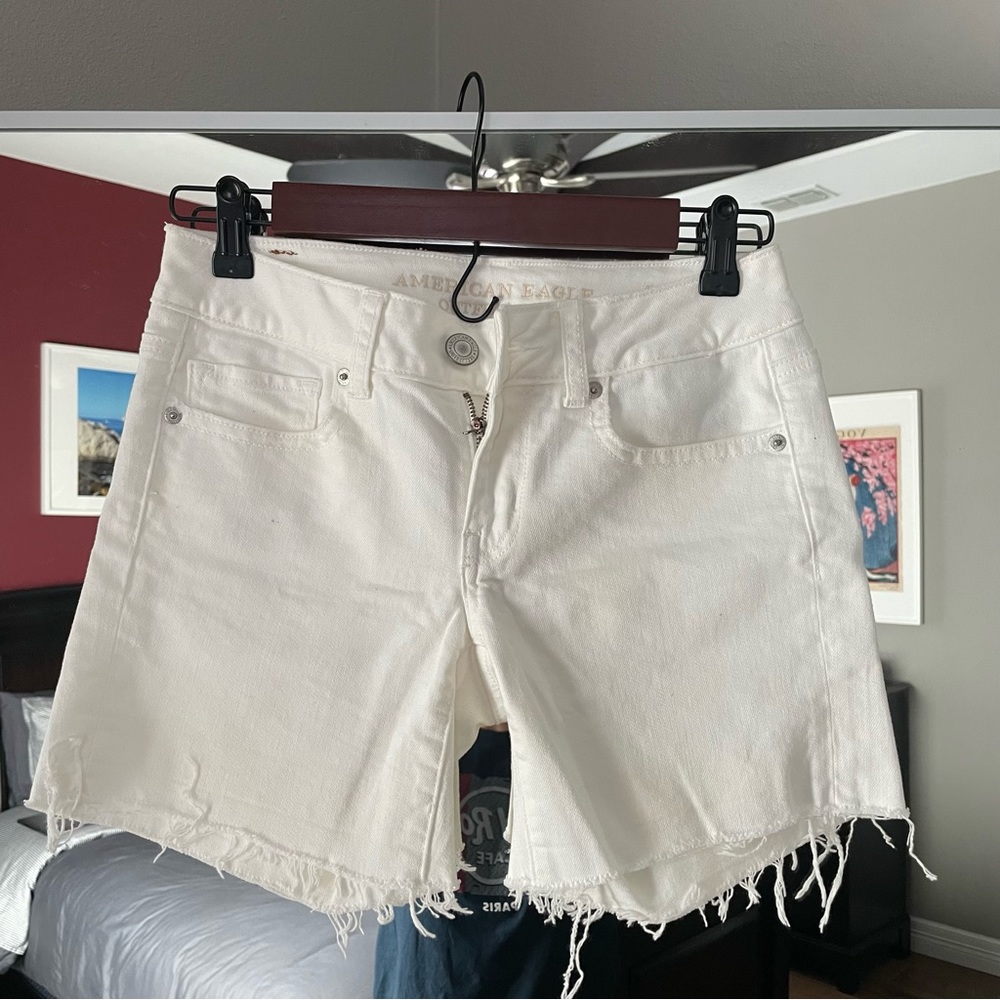 American Eagle White Midi Shorts Size 2